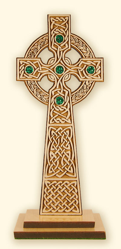 L146_larger_Standing_celtic_Cr