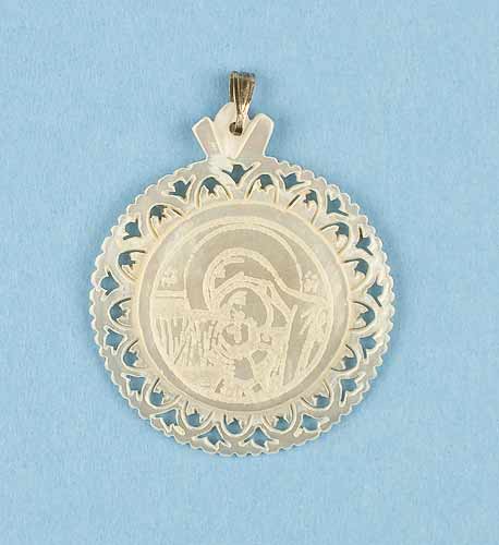 Mother of Pearl Nativity Detail